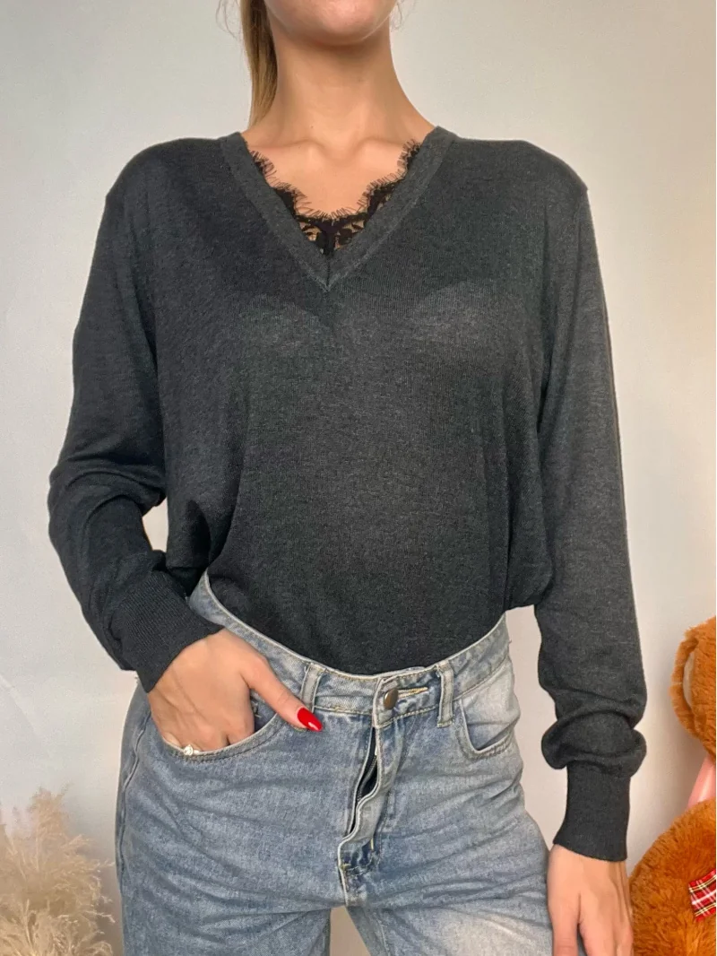Maglia scollo con pizzo